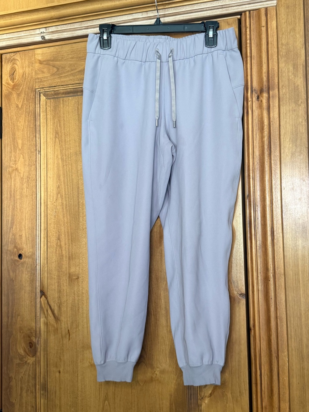 Lululemon On the Fly Jogger Woven Size 6 Gray Taupe Travel Athleisure Pants
